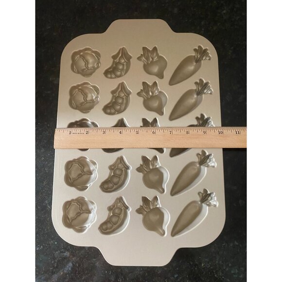 Nordic Ware "Garden Patch Cakelets" Baking Mold- Carrots, Peas, Radishes - Picture 6 of 9